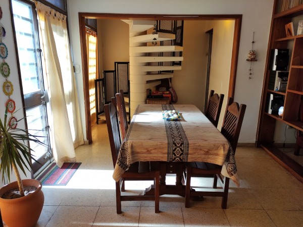 CASABLANCA AL 1200. Impecable, 3 dormitorios y cochera.