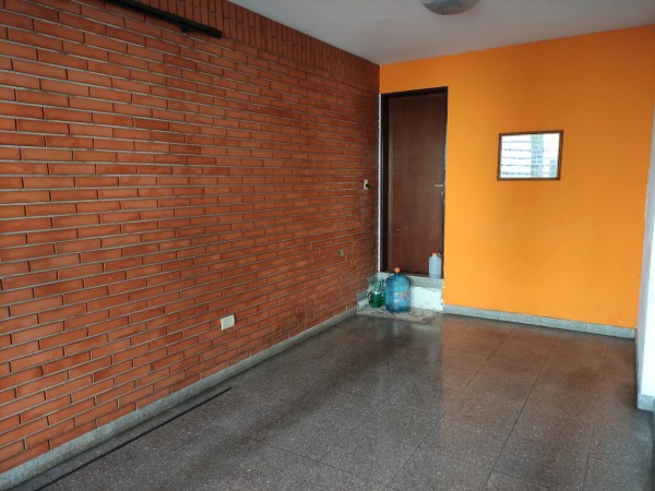 CASABLANCA AL 1200. Impecable, 3 dormitorios y cochera.