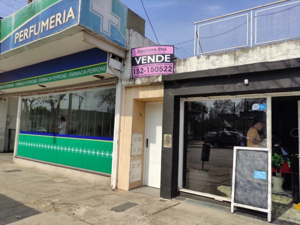 HERMOSO DEPARTAMENTO DE PASILLO SOBRE AVENIDA PELLEGRINI