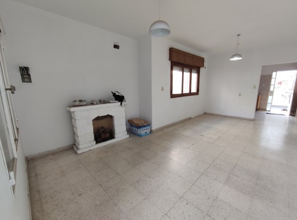 HERMOSO DEPARTAMENTO DE PASILLO SOBRE AVENIDA PELLEGRINI