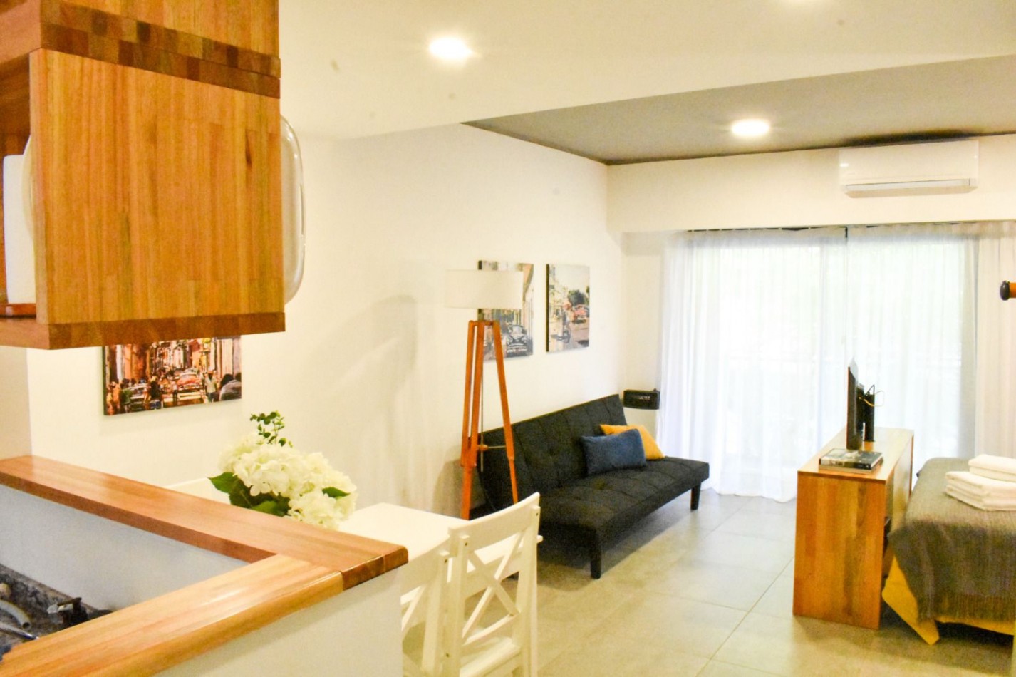 MONOAMBIENTE AMOBLADO EXTERNO CON BALCON