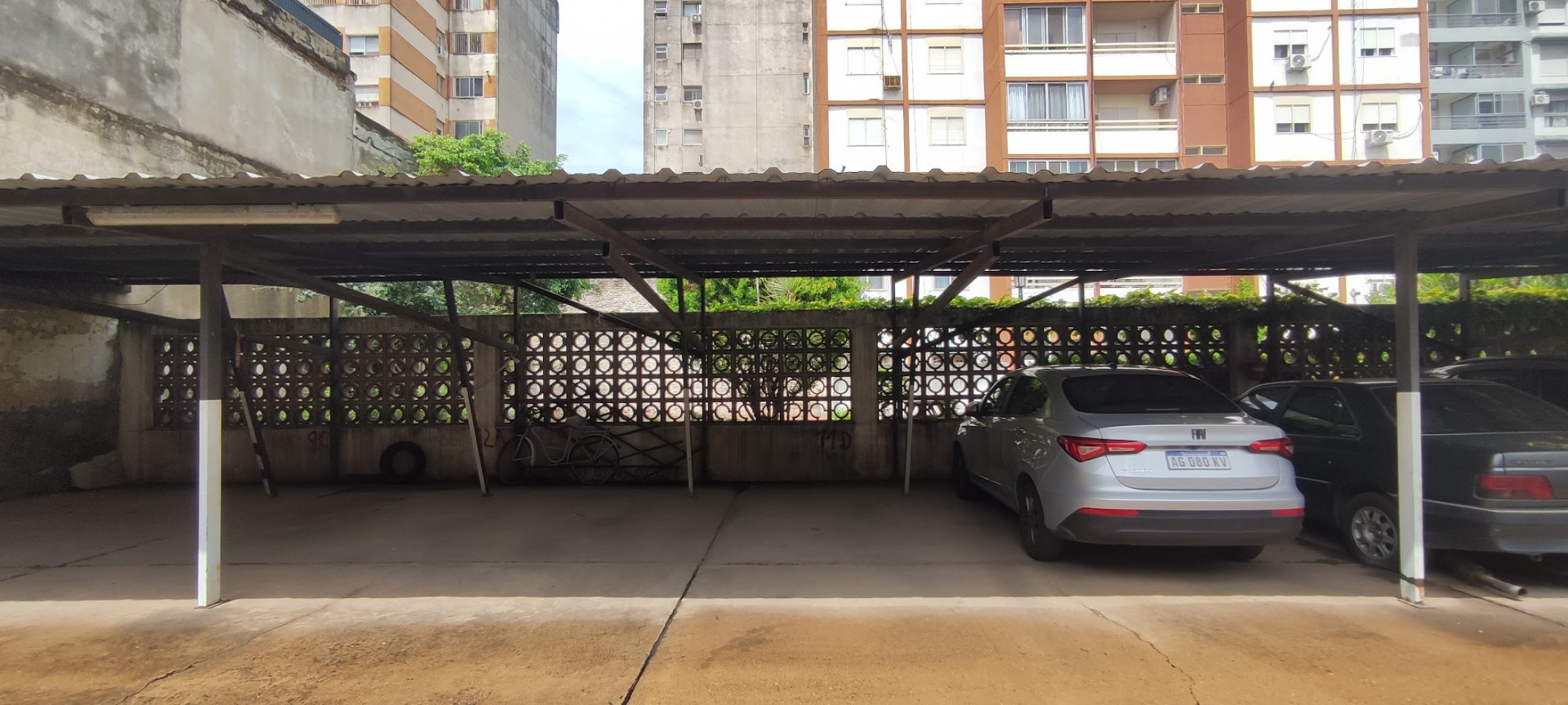 DEPARTAMENTO DOS DORMITORIOS Y COCHERA - APTO CREDITO HIPOTECARIO