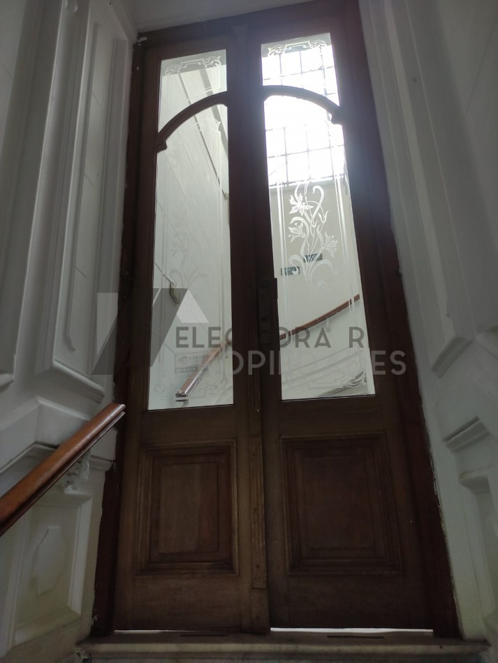 EXCEPCIONAL CASA ANTIGUA EN PLENO PASEO DEL SIGLO
