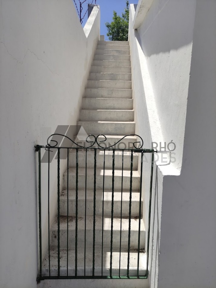 CASA 2 DORMITORIOS Y COCHERA