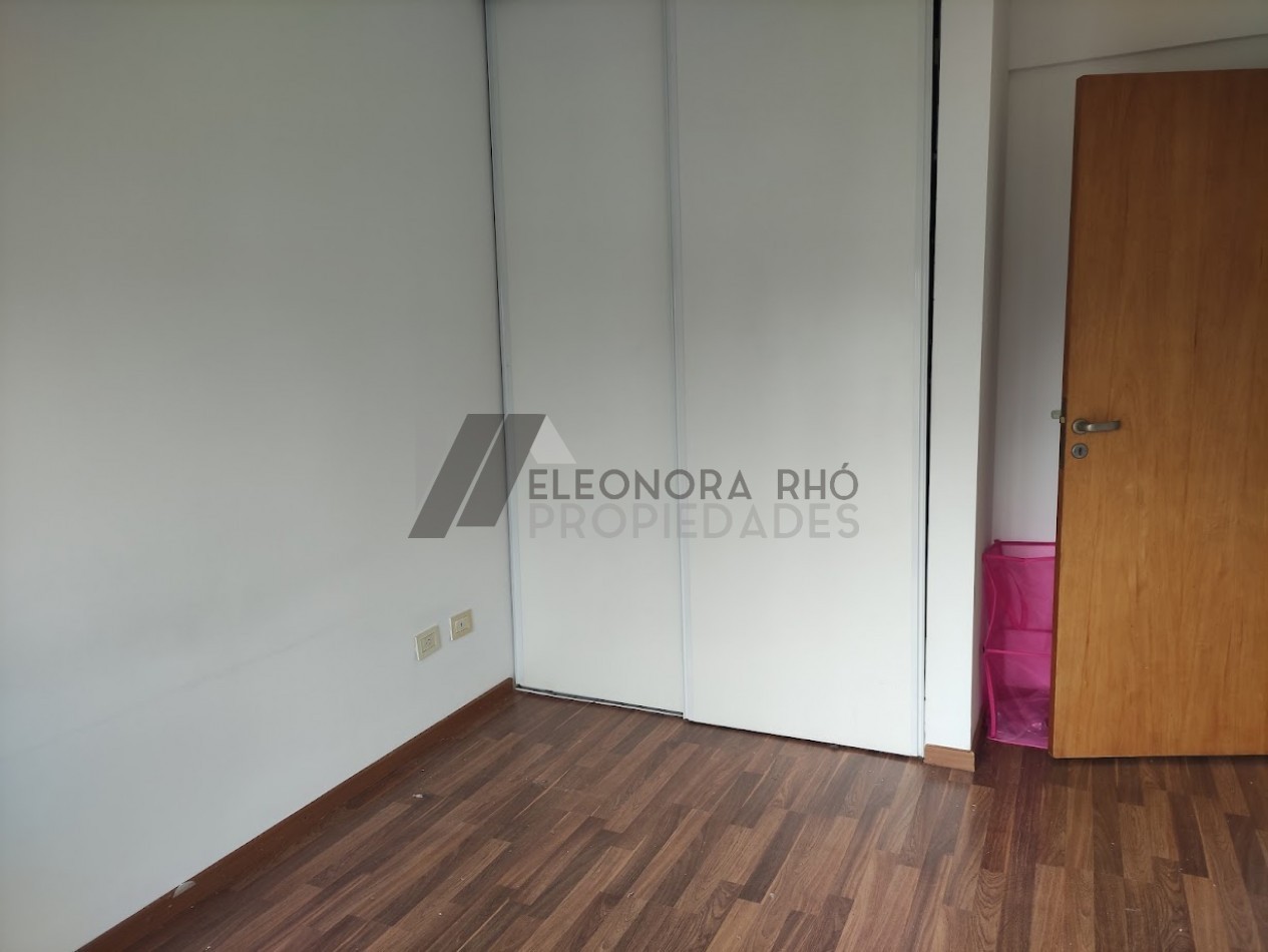 BARRIO ABASTO - UN DORMITORIO CON BALCON 