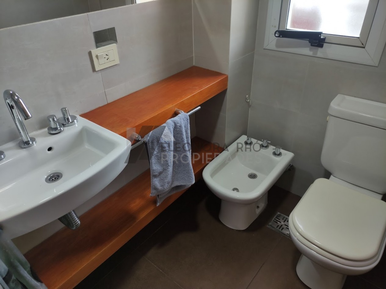 BARRIO ABASTO - UN DORMITORIO CON BALCON 