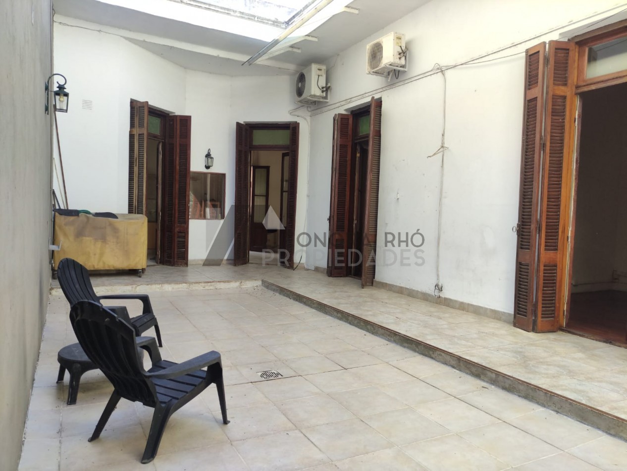 EXCEPCIONAL CASA ANTIGUA EN PLENO PASEO DEL SIGLO