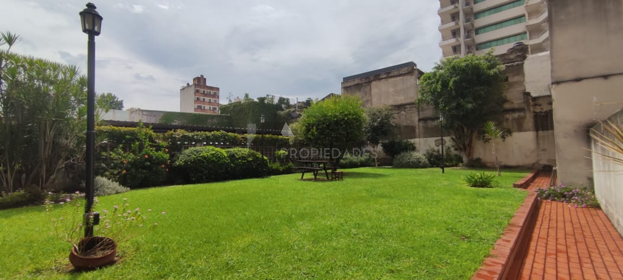 DEPARTAMENTO 2 DORMITORIOS Y COCHERA - APTO CREDITO HIPOTECARIO