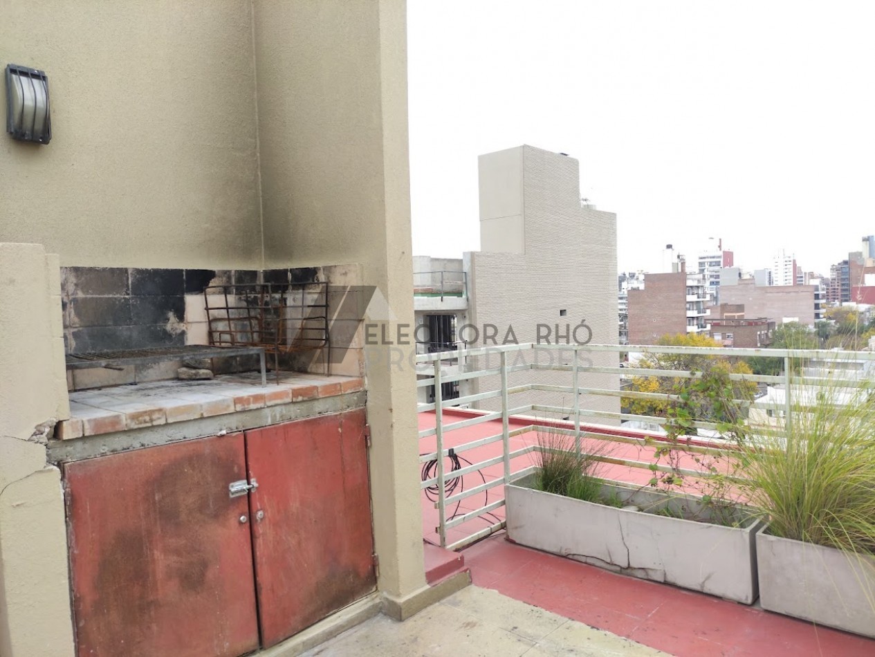 BARRIO ABASTO - UN DORMITORIO CON BALCON 