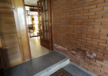 CASABLANCA AL 1200. Impecable, 3 dormitorios y cochera.