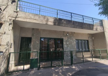 CASA 2 DORMITORIOS Y COCHERA