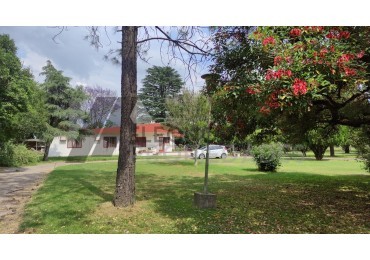 Extraordinario Casco de Estancia en Alvear